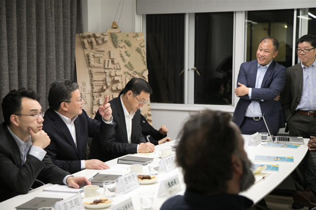 青岛市长孟凡利对德才集团英国DC-HD设计院走访调研(图2) 青岛市长孟凡利对德才集团英国DC-HD设计院走访调研(图2)