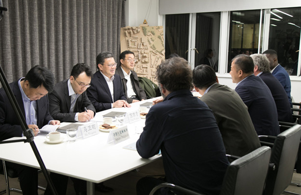青岛市长孟凡利对德才集团英国DC-HD设计院走访调研(图3) 青岛市长孟凡利对德才集团英国DC-HD设计院走访调研(图3)
