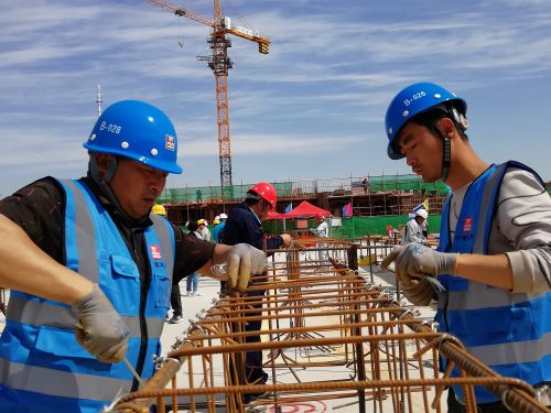 城阳区举办建筑业职业技能大赛 比学赶帮超展工匠精神(图2)